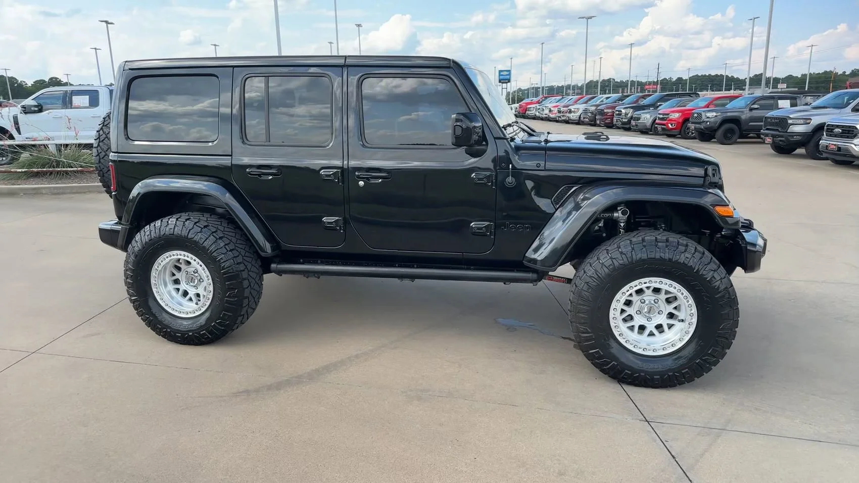Used 2020 Black Clearcoat Jeep Sahara High Altitude image 2