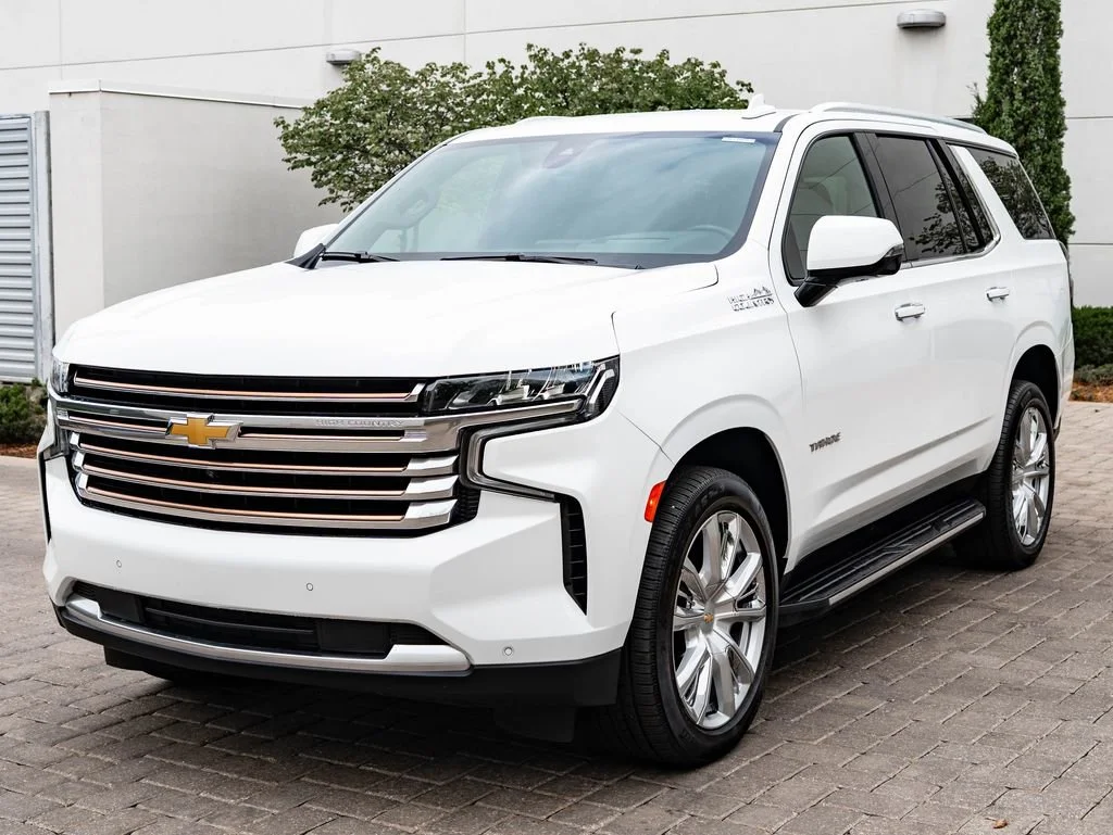 Used 2021 Summit White Chevrolet High Country image 1
