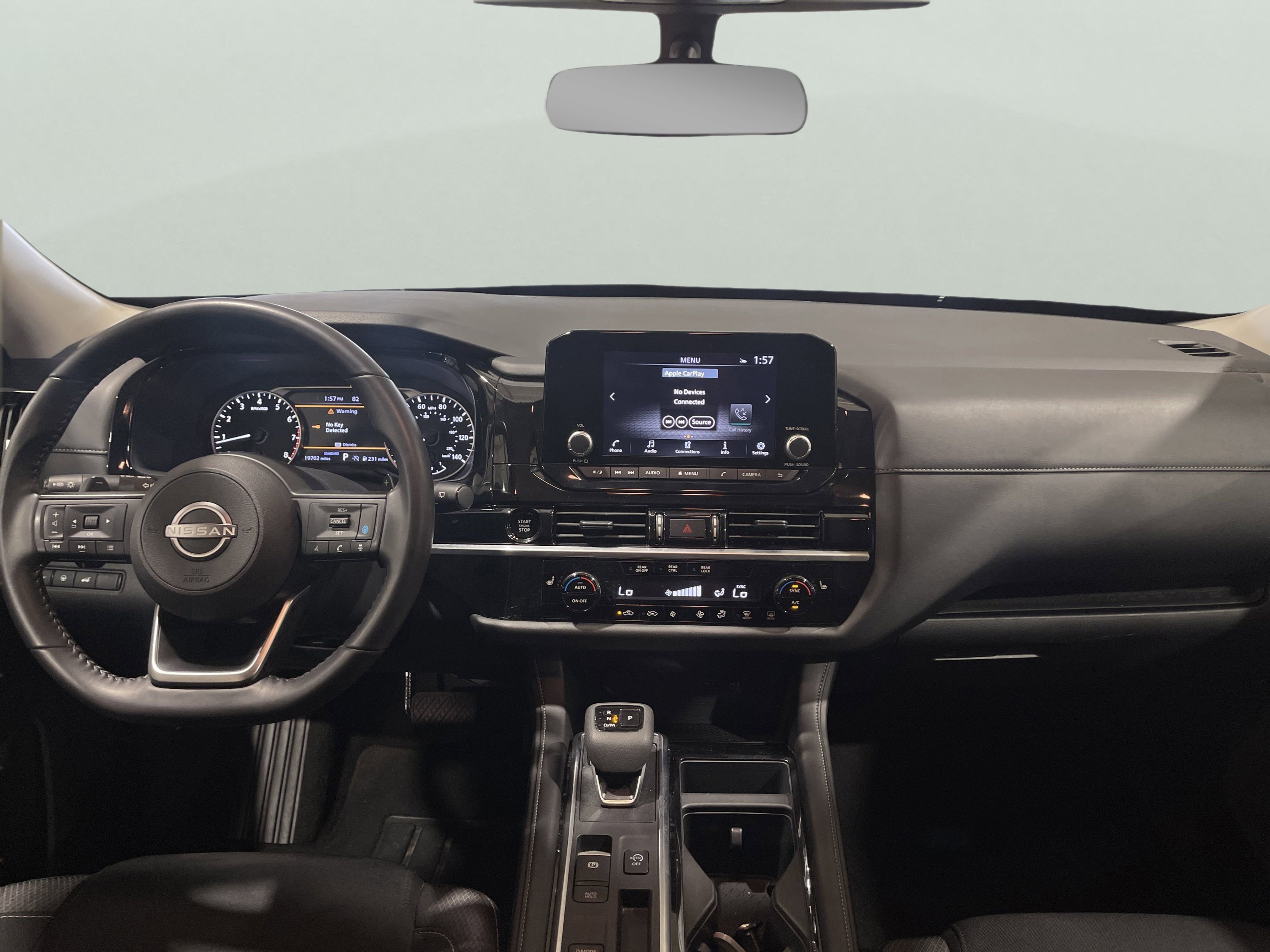 2025 Nissan Pathfinder SV - Photo 8