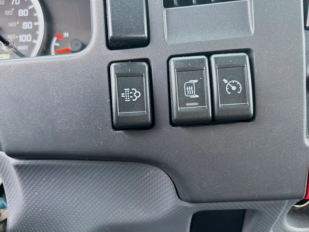 Used 2019 White Isuzu 18