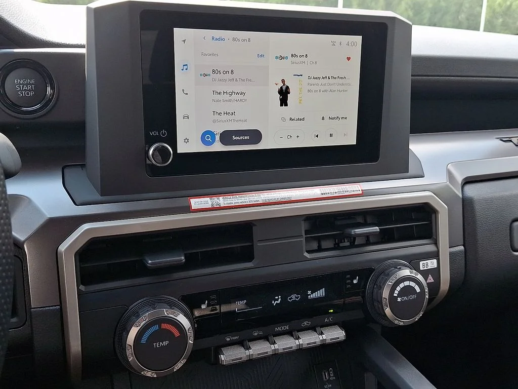 2026 Toyota Tacoma SR5 - Photo 17