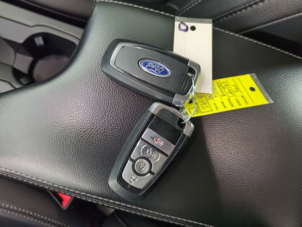 Used 2020 Red Ford Lariat image 28