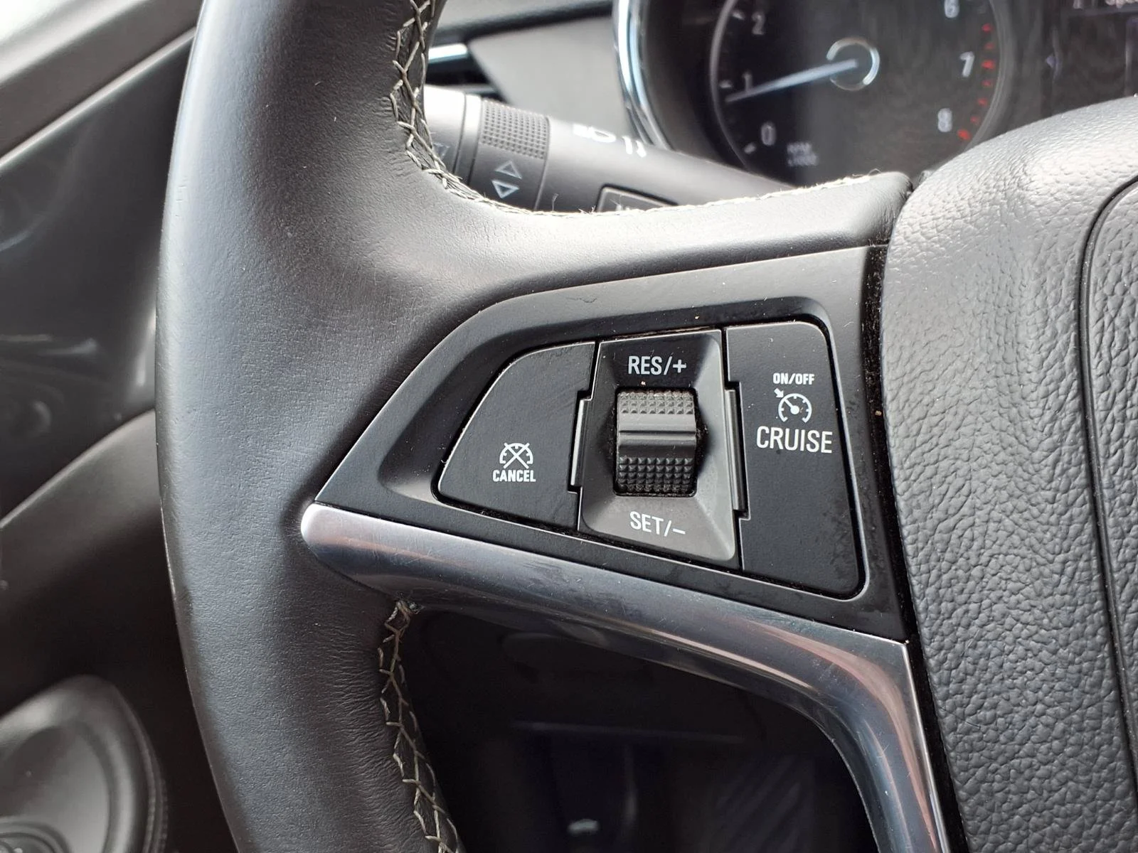 Used 2019 Ebony Twilight Metallic Buick Preferred image 13