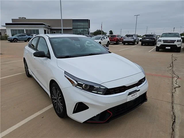 Used 2024 Snow White Pearl KIA GT-Line (IVT) image 7