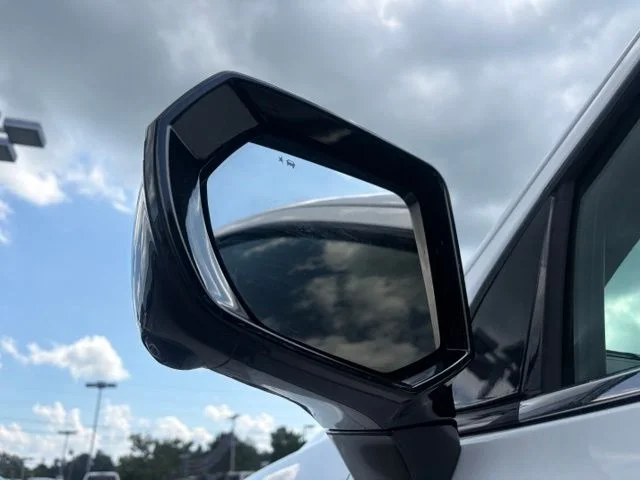 Used 2025 White Chevrolet LT image 14