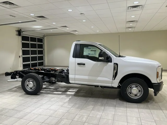 New 2026 Oxford White Ford F-250® XL image 6