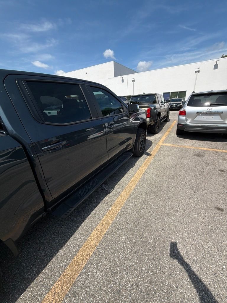 Used 2020 Gray Chevrolet LT image 8