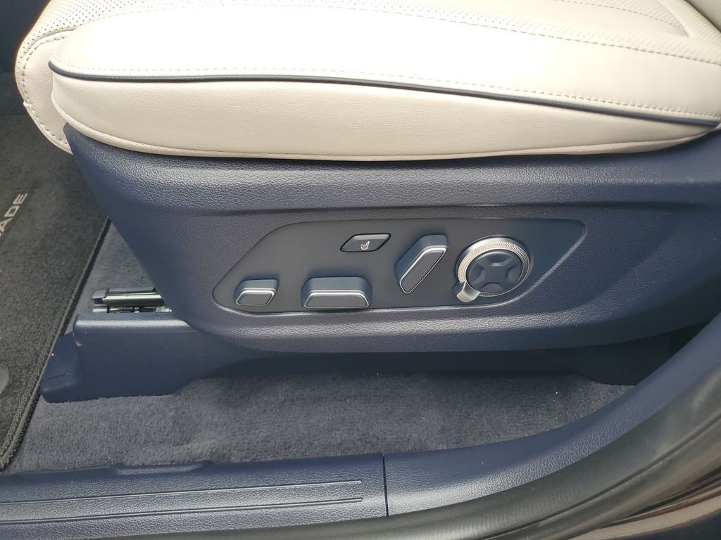 Used 2024 White Hyundai Calligraphy image 16
