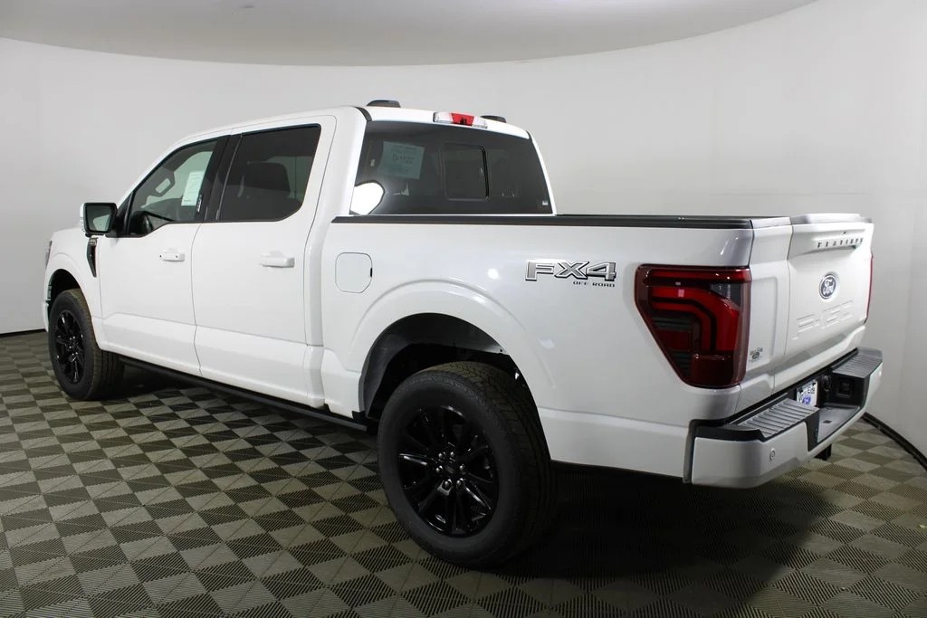 New 2026 Star White Metallic Tri-Coat Ford Platinum image 4