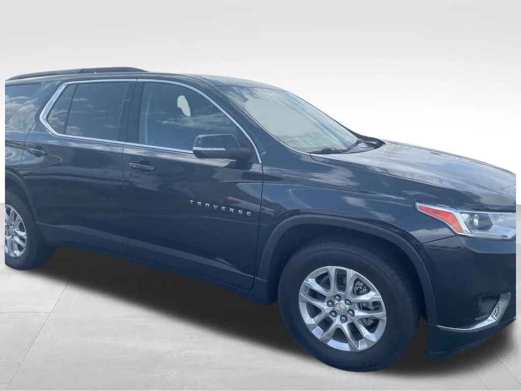 Used 2021 Gray Chevrolet LT image 2