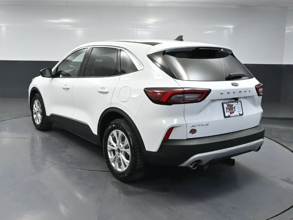 Used 2023 White Ford Active image 6