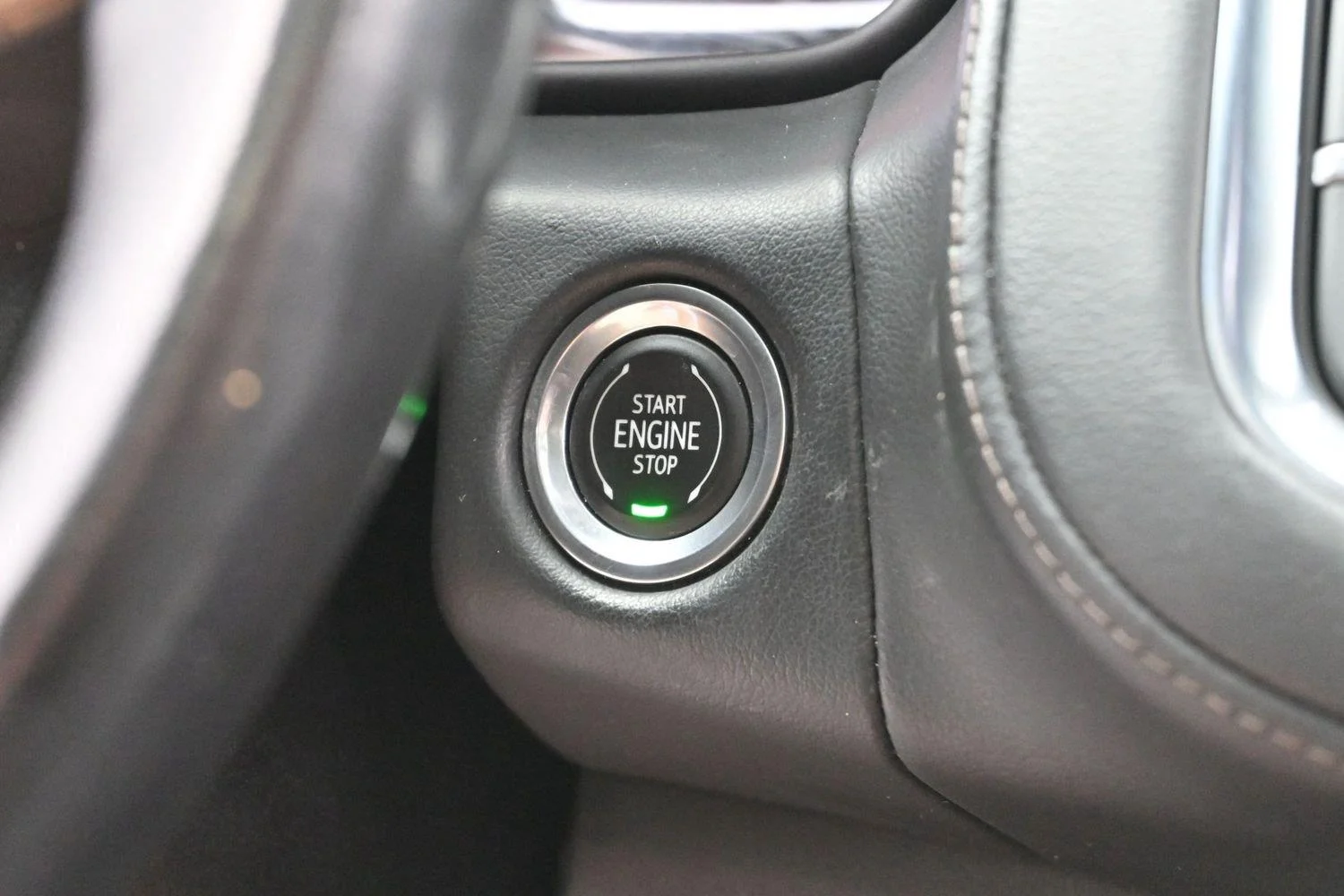 Used 2021 IRIDESCENT PEARL TRICOAT Chevrolet High Country image 24