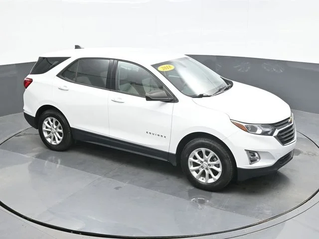 Used 2018 White Chevrolet LS image 15