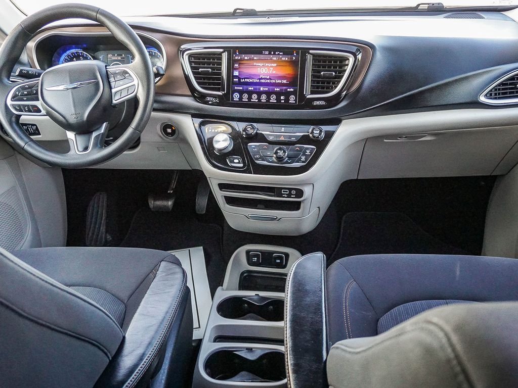 Used 2017 White Chrysler Touring image 15
