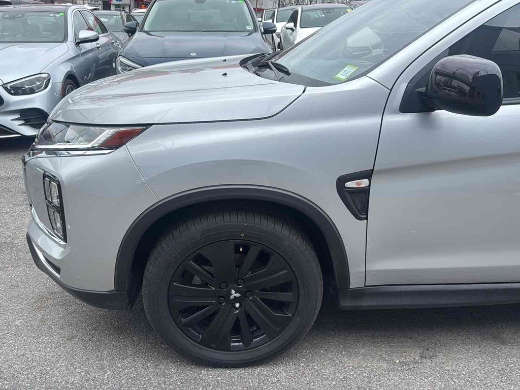 Used 2024 Gray Mitsubishi 2.0 LE image 8