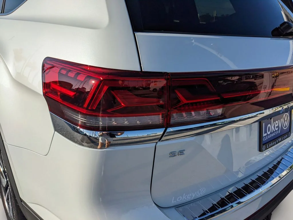 New 2026 White/off-white Volkswagen SE w/Technology image 12
