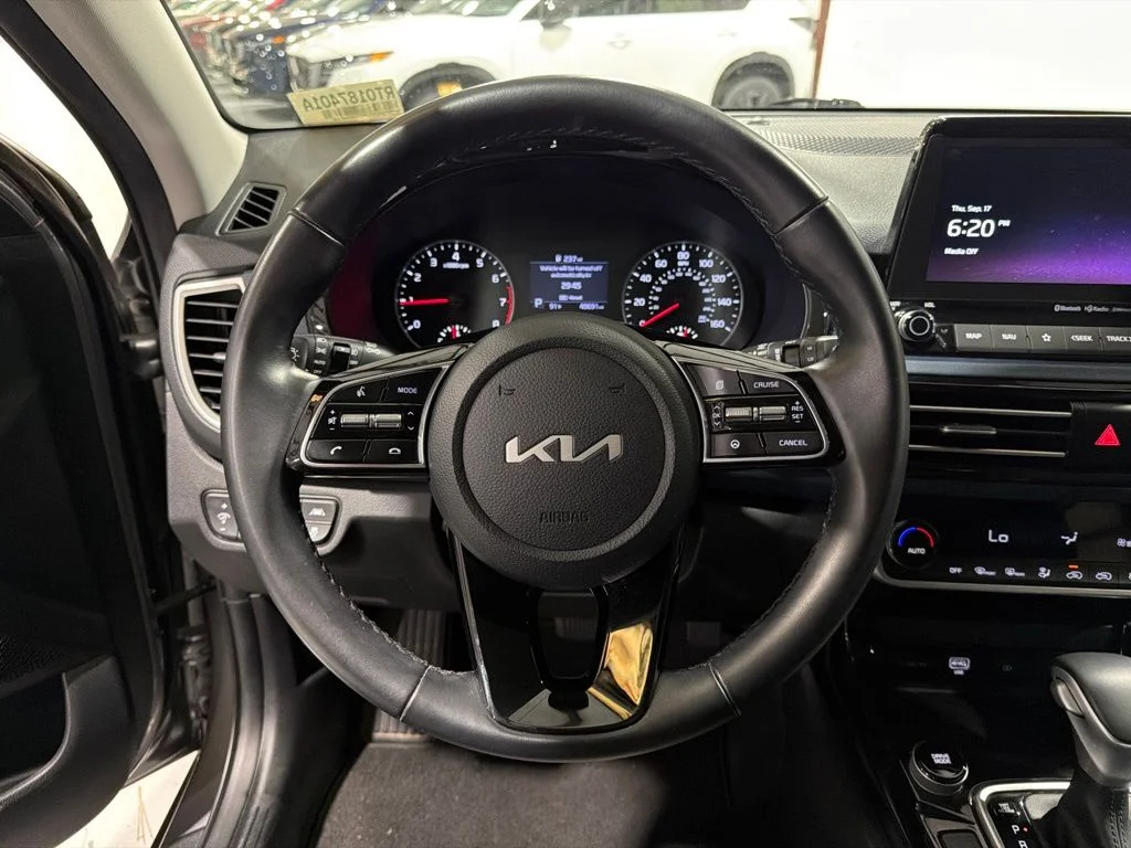 Used 2023 Gray Kia Nightfall image 9