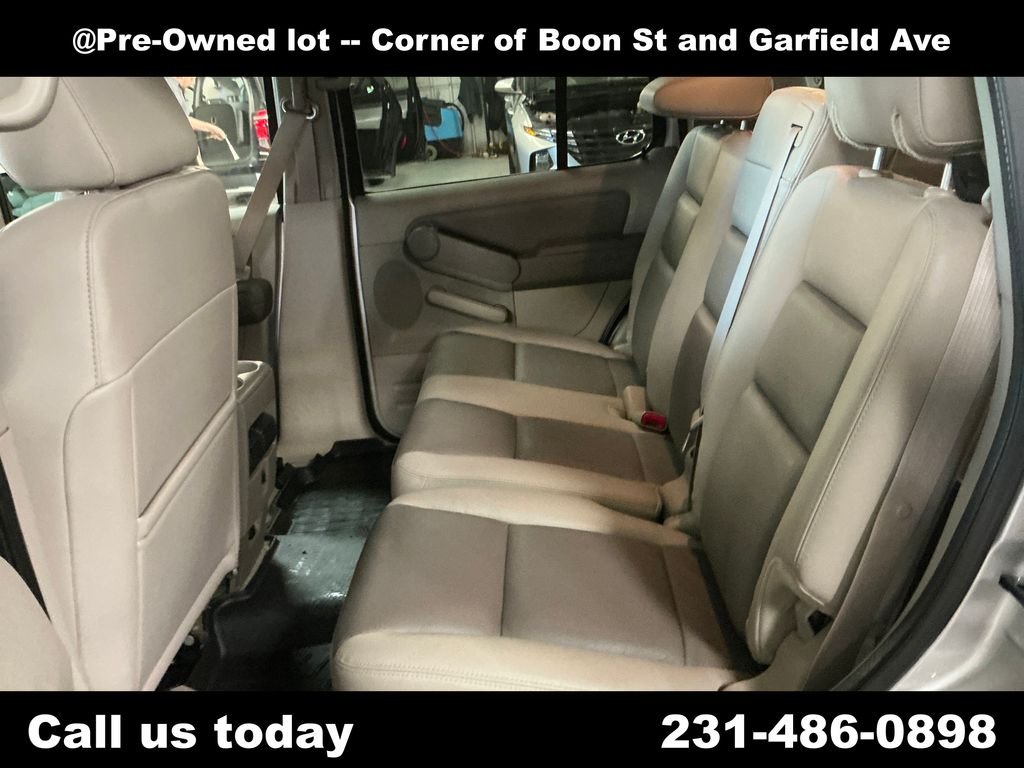 Used 2006 Silver Ford XLT image 25