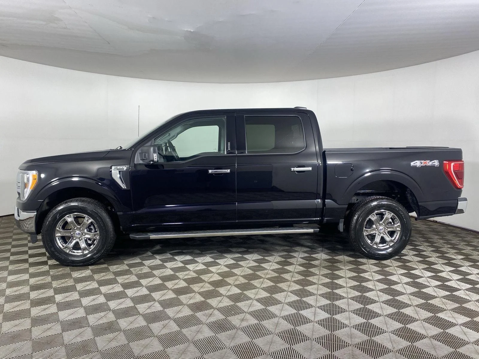 Used 2022 Agate Black Ford XLT image 4
