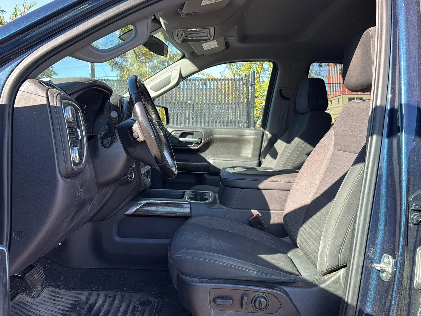 Used 2021 PACIFIC BLUE METALLIC GMC Elevation image 9