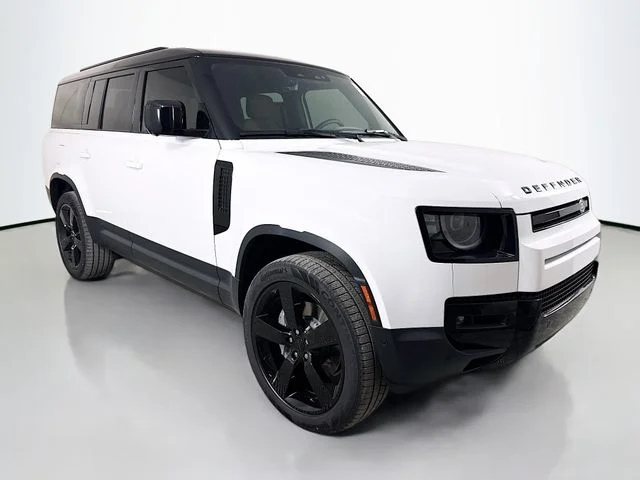 New 2026 Fuji White Land Rover S image 3