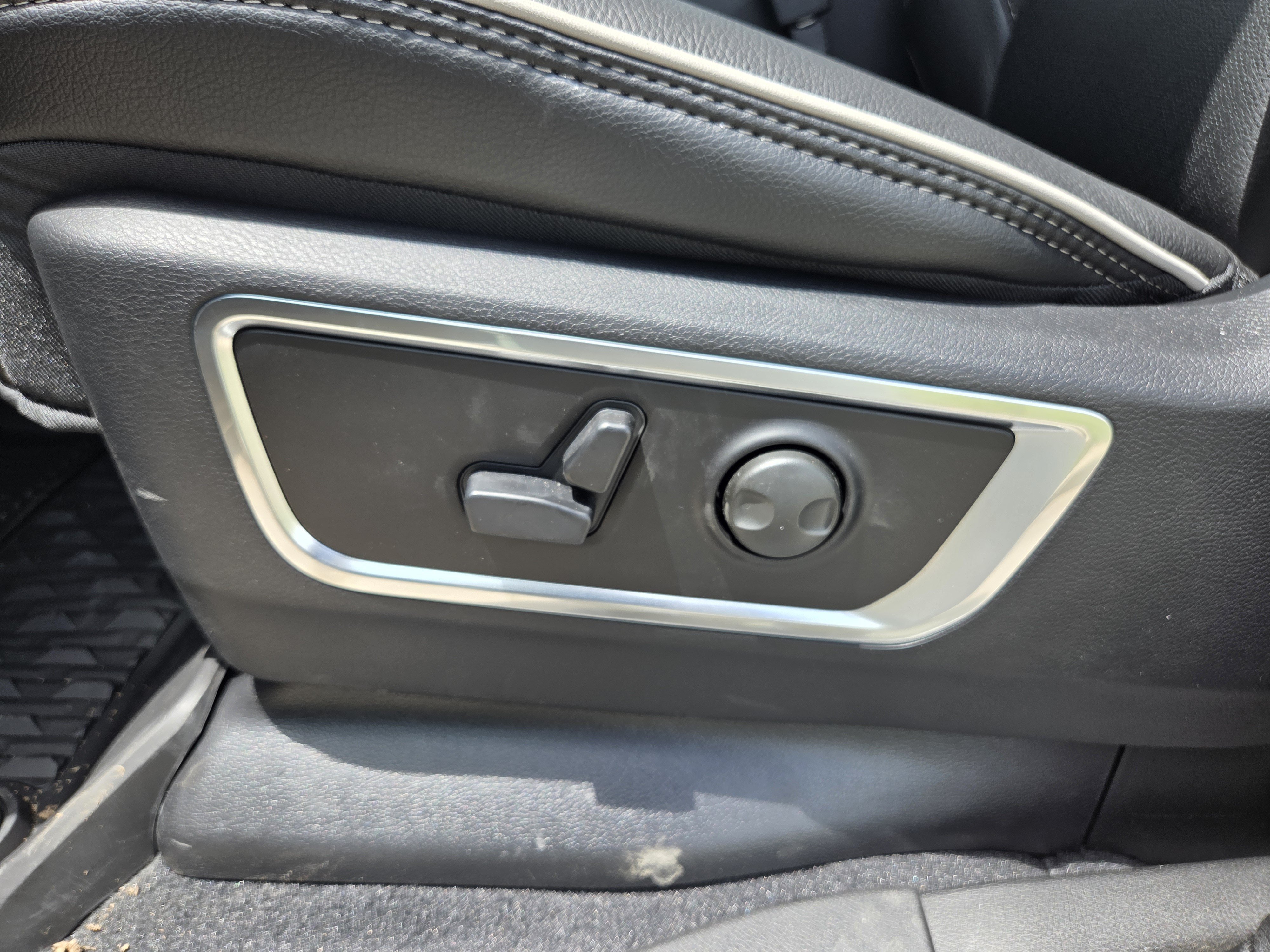 New 2026 Bright White Clearcoat Ram Laramie image 20