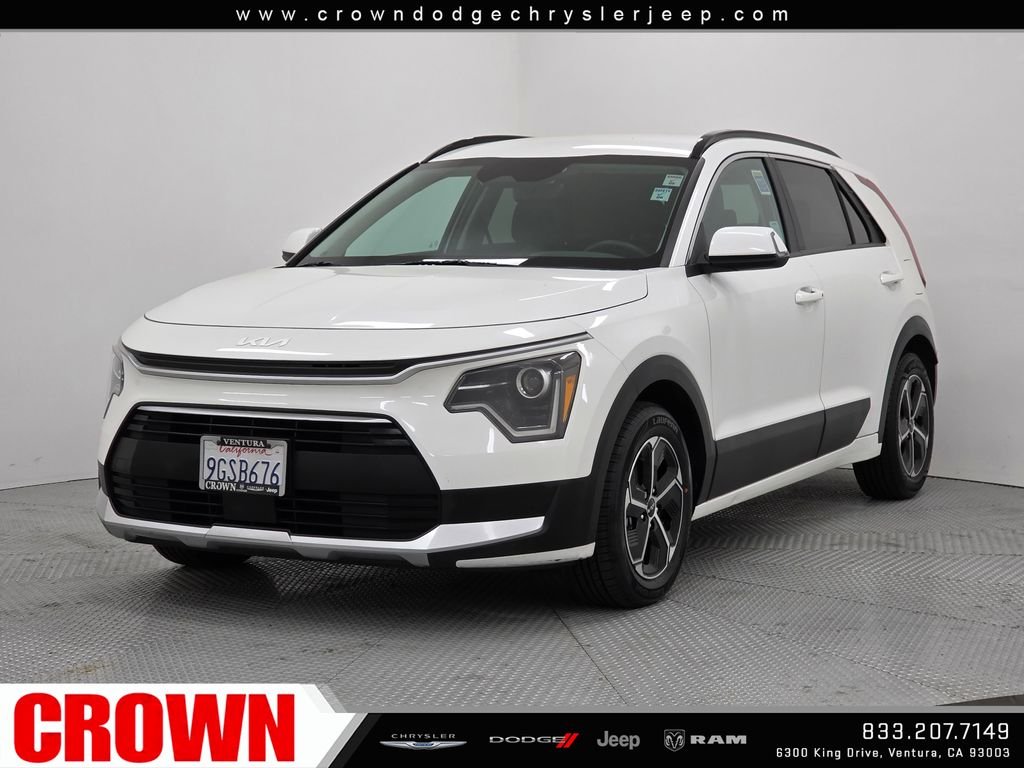 Used 2023 White Kia EX image 3