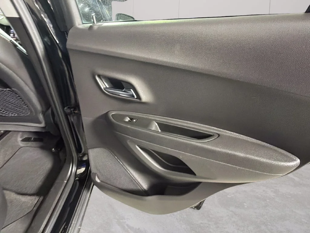 Used 2020 MOSAIC BLACK METALLIC Chevrolet LT image 30