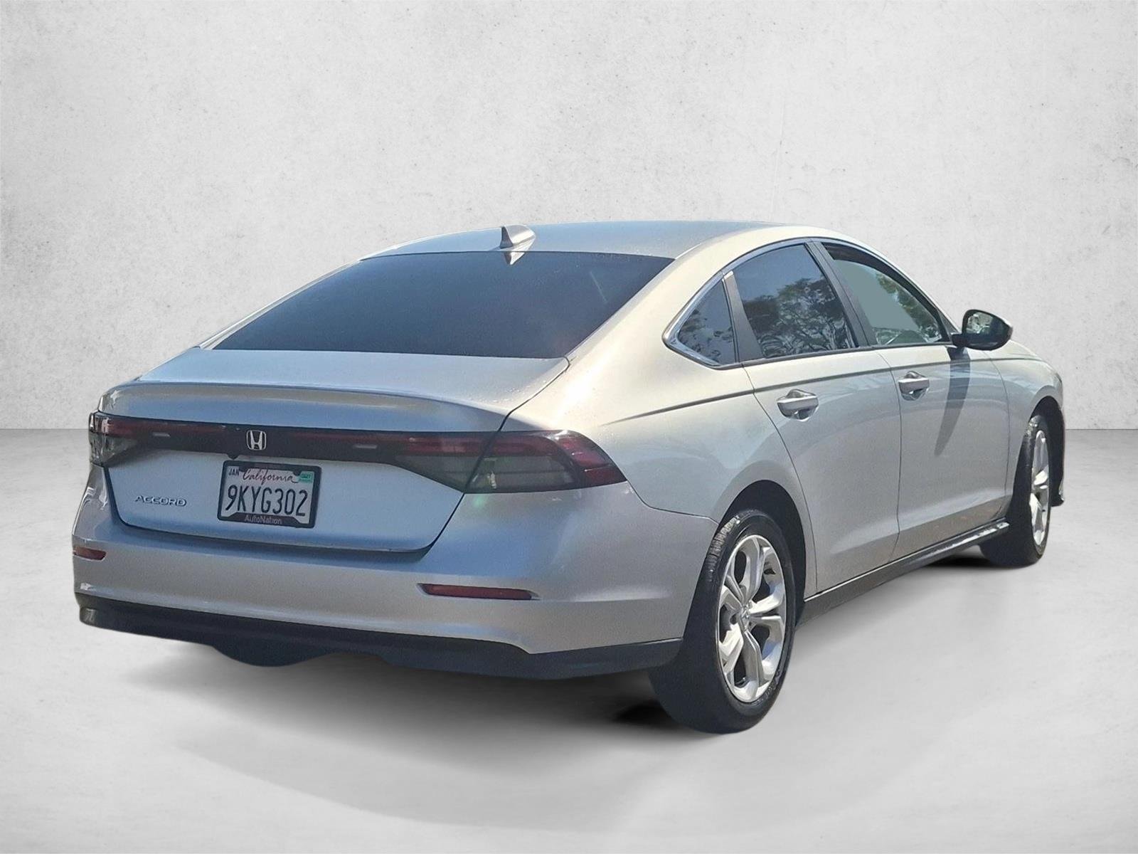 Used 2024 Solar Silver Metallic Honda LX image 5