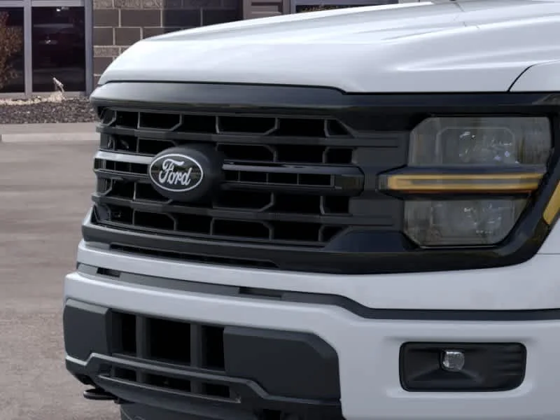 New 2026 Oxford White Ford XLT image 17