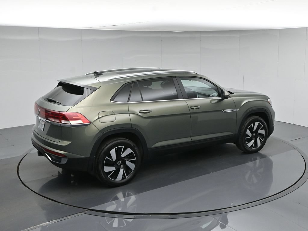 Used 2026 Green Volkswagen SE w/Technology image 42