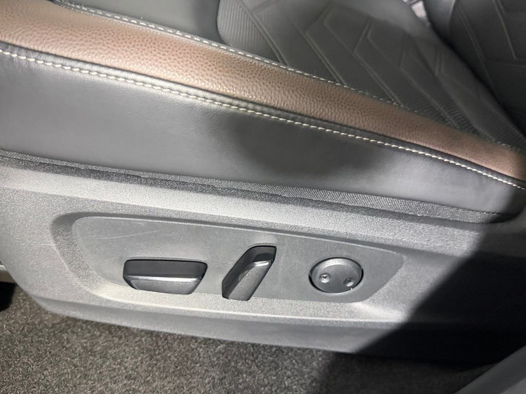 2025 Nissan Pathfinder Platinum - Photo 21