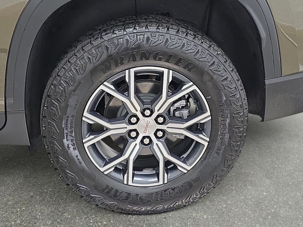 Used 2025 Brown GMC AT4 image 33
