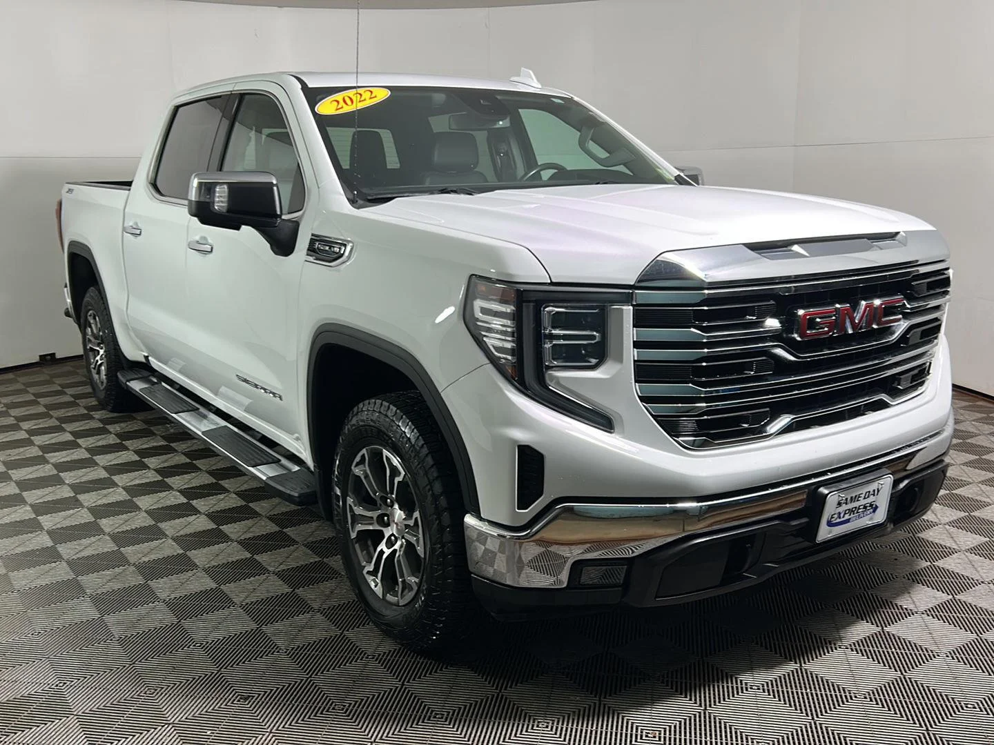 Used 2022 Summit White GMC SLT image 4