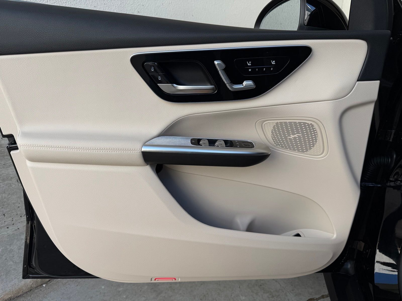 New 2026 Black Mercedes-Benz GLC 300 image 18