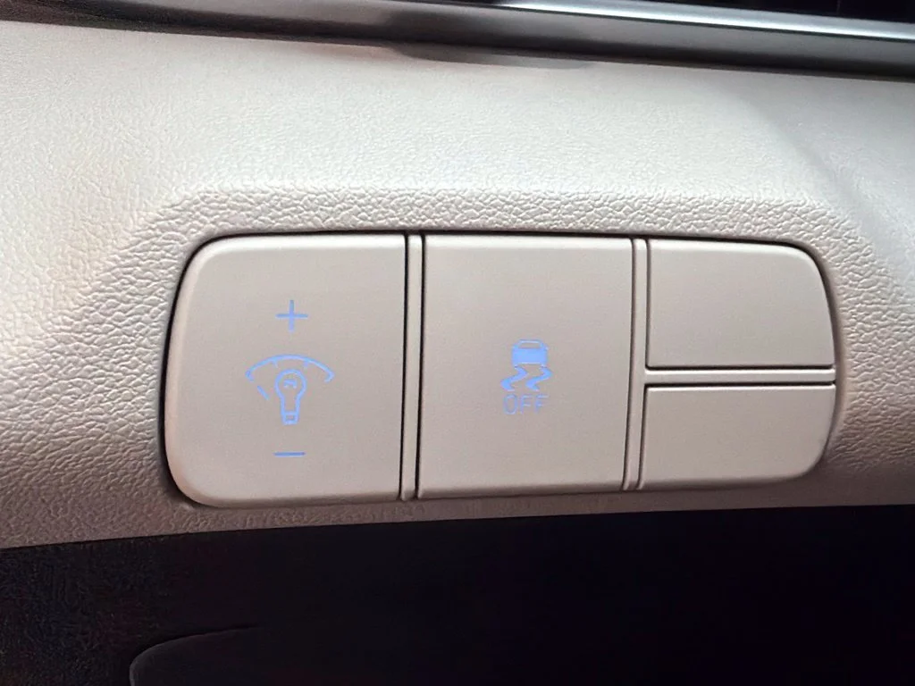 New 2026 Serenity White Hyundai SEL Sport Plus image 22