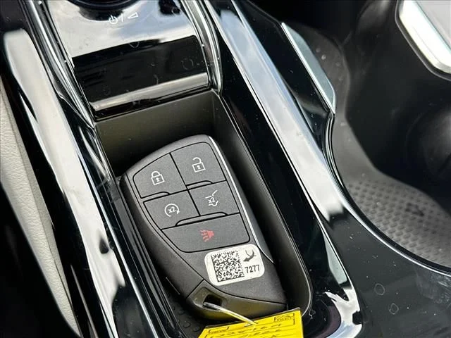 Used 2026 White Buick Avenir image 31