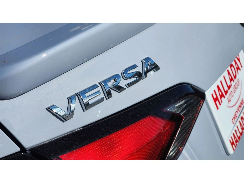 2025 Nissan Versa Sedan SR - Photo 10
