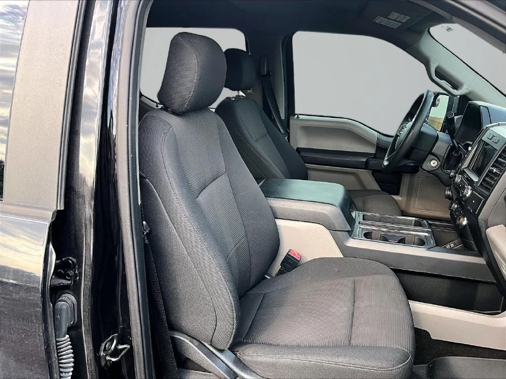 Used 2020 Black Ford XL image 7