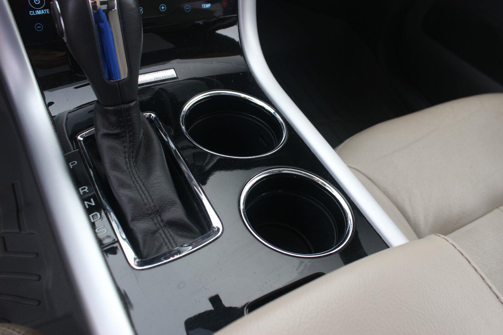 Used 2014 White Ford Limited image 24