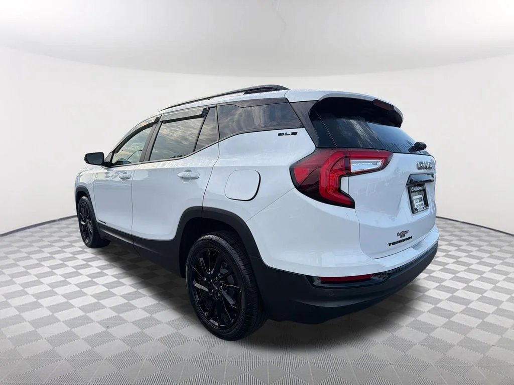 Used 2023 White GMC SLE image 7