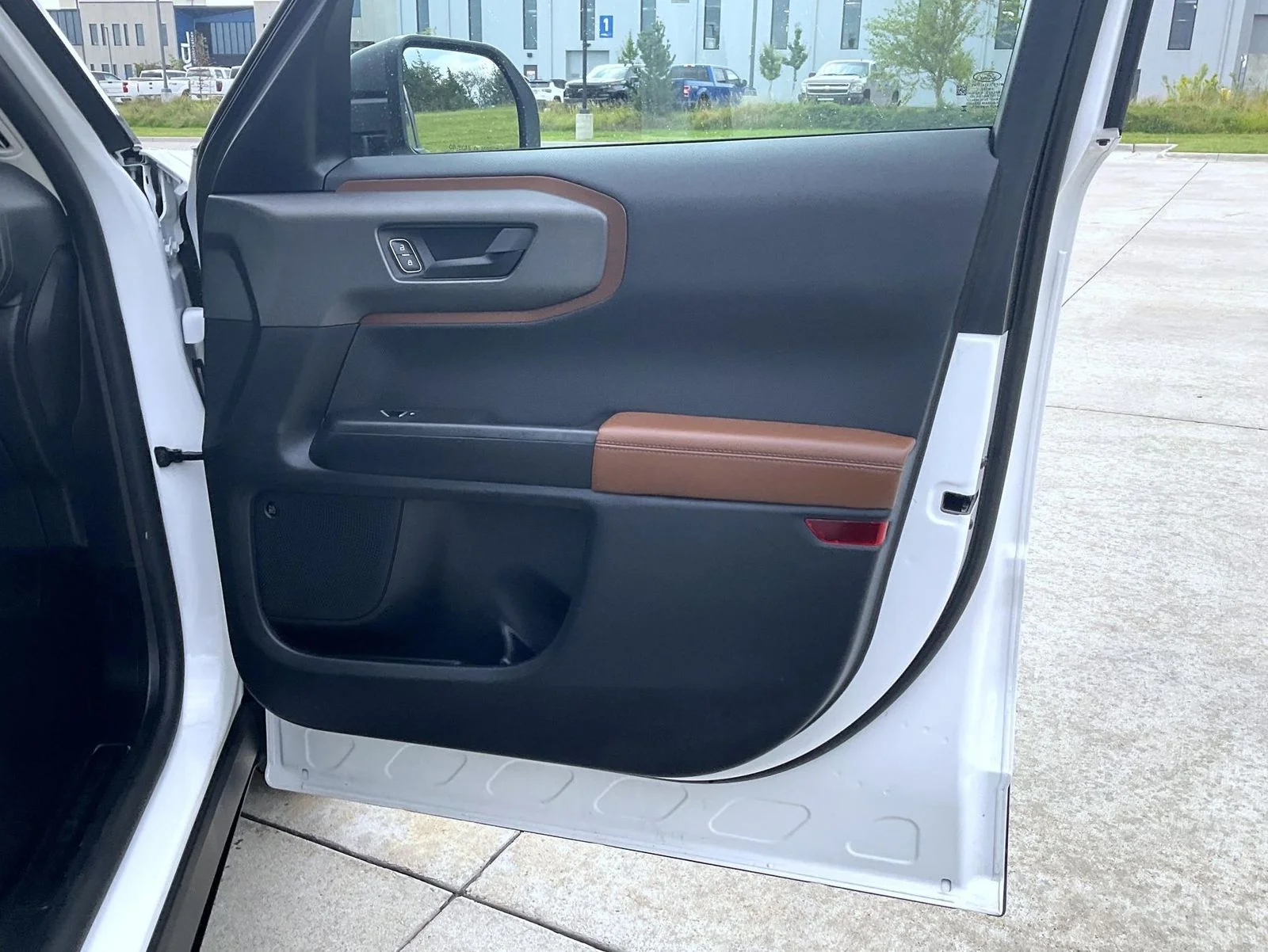 Used 2025 White Ford Outer Banks image 17