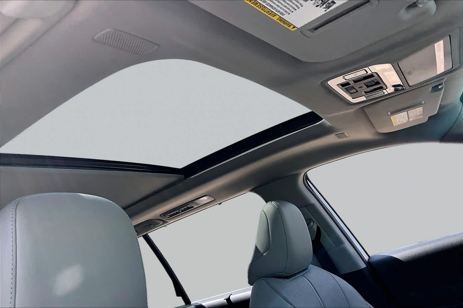 Used 2024 Wind Chill Pearl Toyota Limited image 14