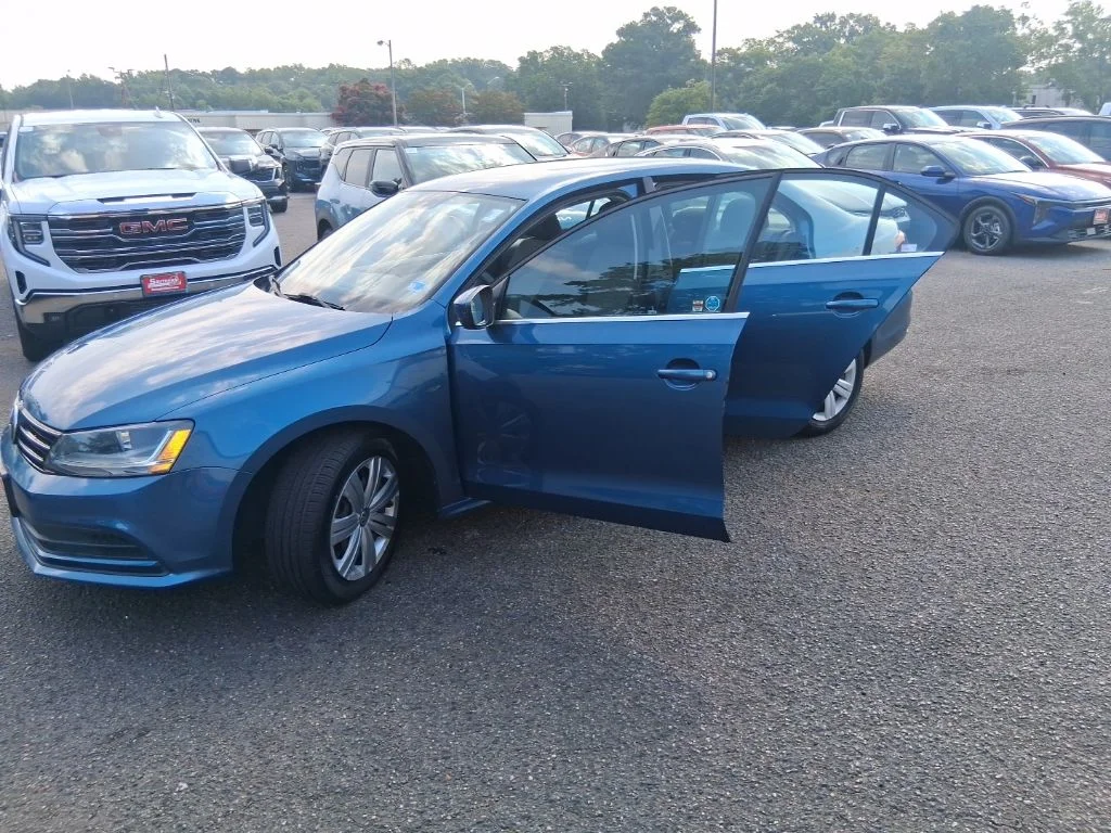 Used 2017 Blue Volkswagen 1.4T S image 14