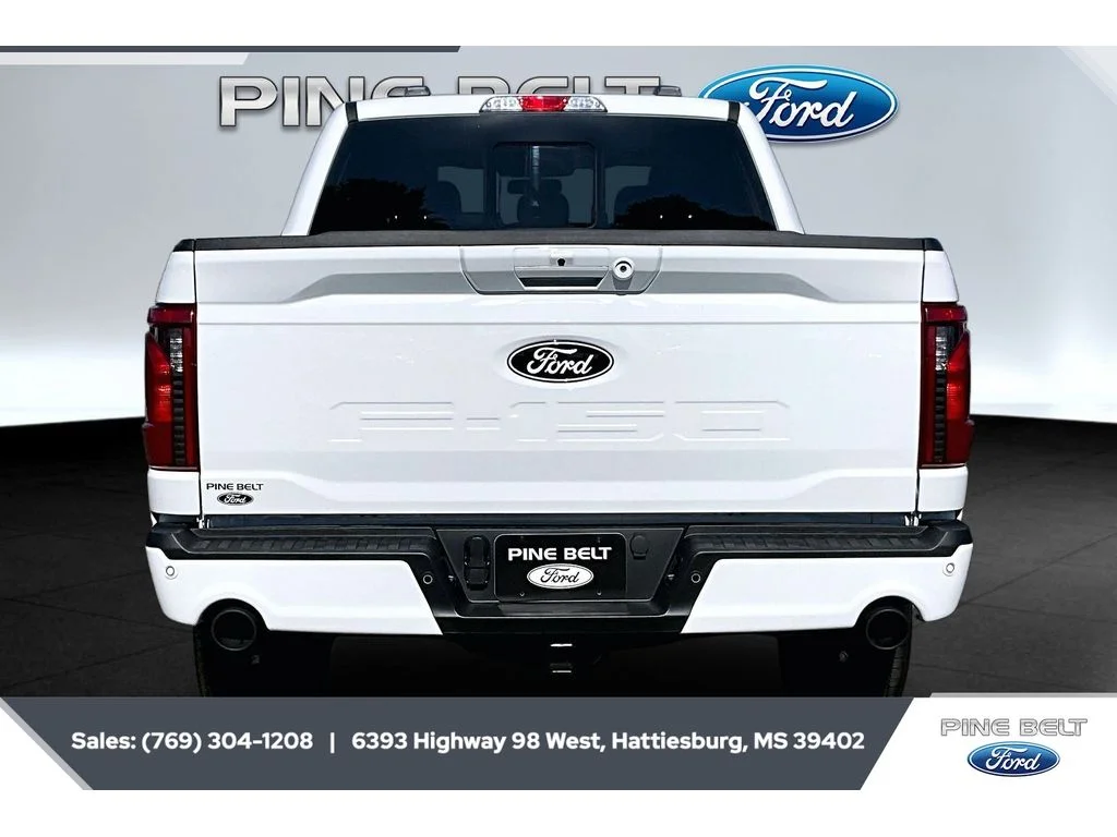New 2026 Oxford White Ford XLT image 4