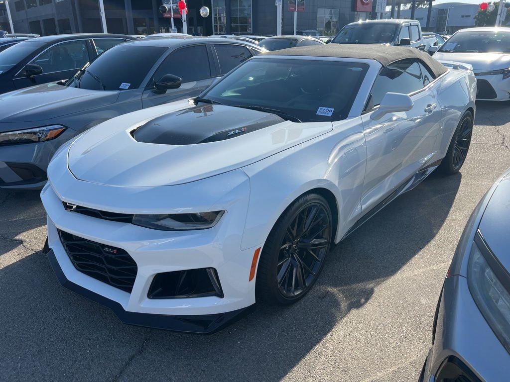 2020 Chevrolet Camaro ZL1 Convertible's photo