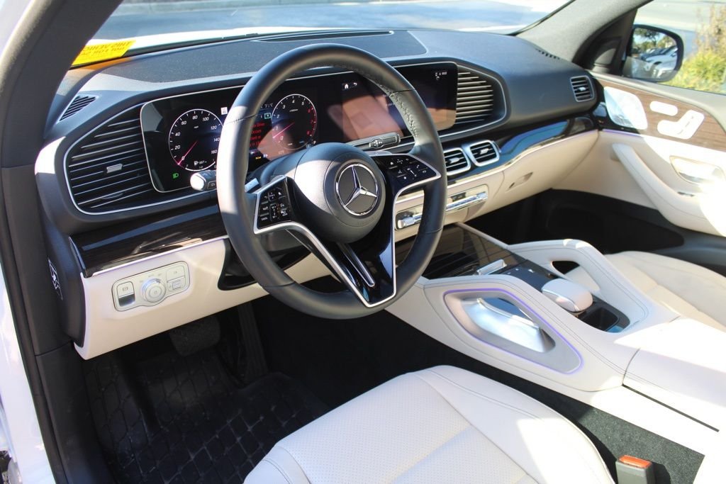 Certified Used 2025 White Mercedes-Benz GLE 450 image 4