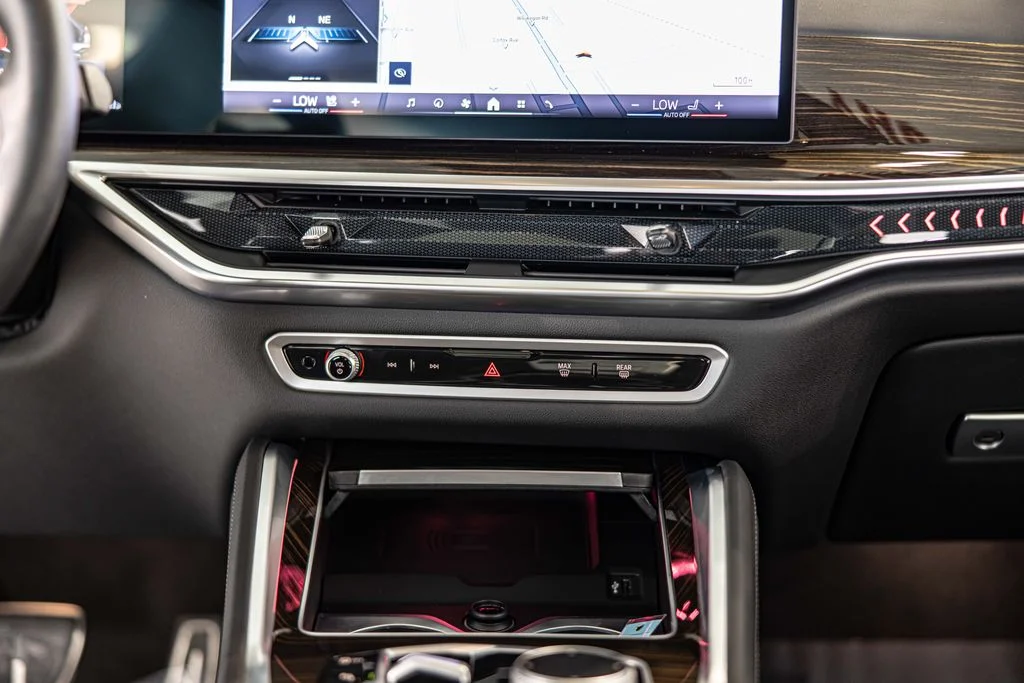 Used 2024 White BMW xDrive40i image 38