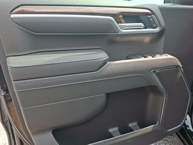 New 2026 Onyx Black GMC Elevation image 10