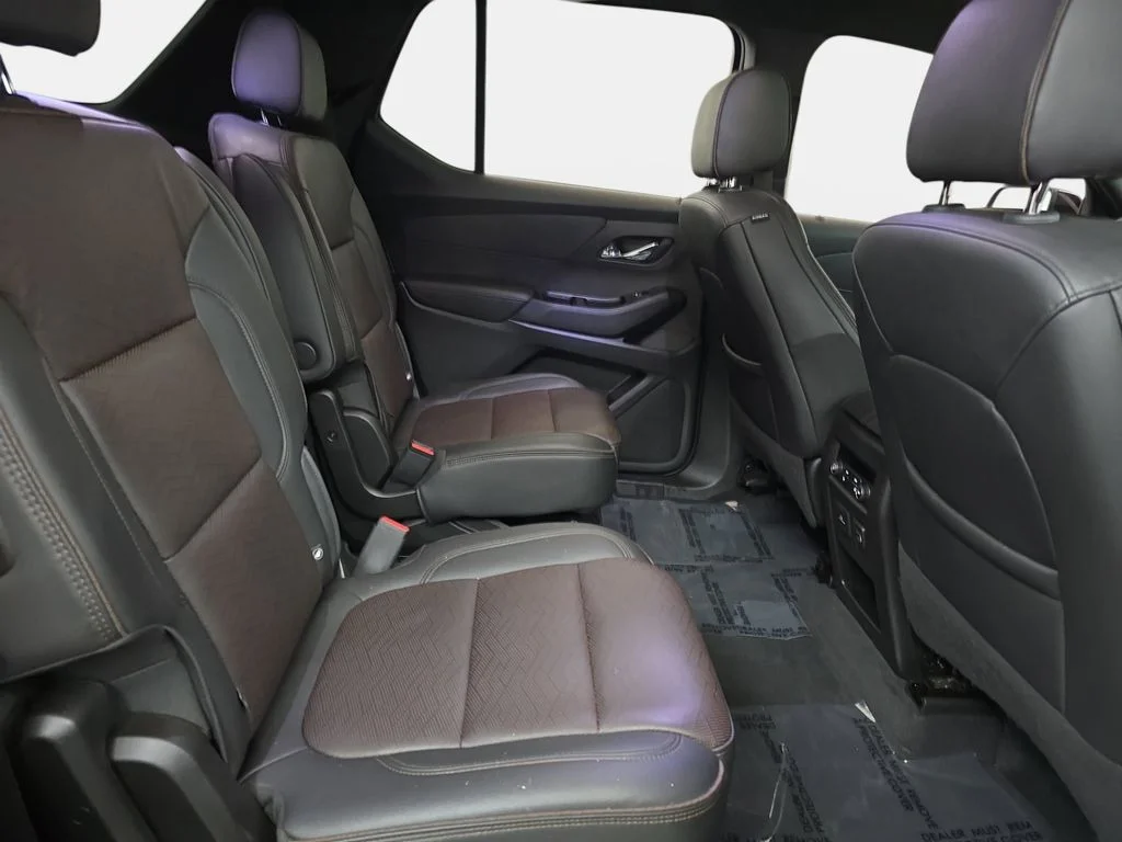 Used 2023 Red Chevrolet High Country image 31